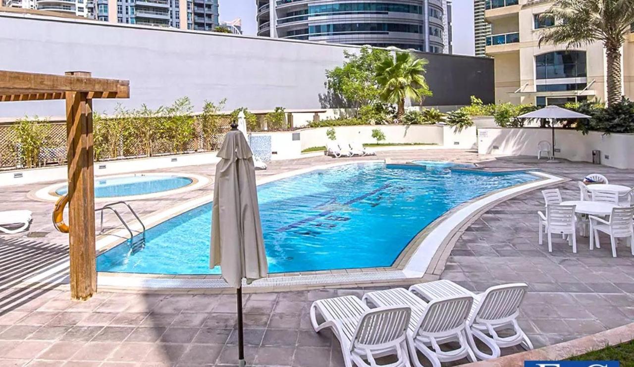 Entire Apartment - Marina - Spacious And Perfect Location Dubai Buitenkant foto